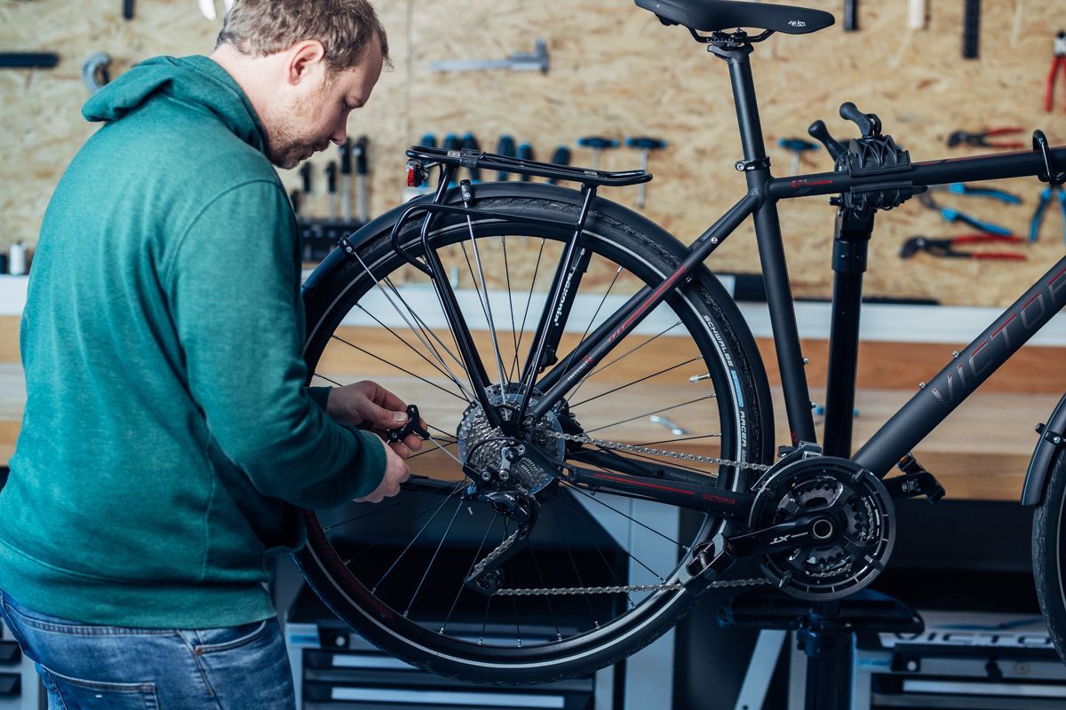 vernieuwen Berg kleding op schilder fietsmontagestandaard veilig en rugbesparend sleutelen | Contec-parts